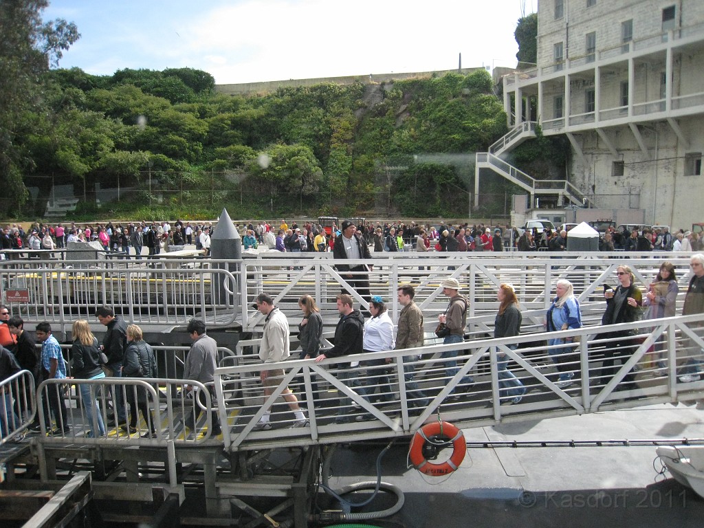 2011 Bay 2 Breakers Saturday 0915.JPG - I was able to participate in the 2011, 100th anniversary of the San Francisco Bay to Breakers 12K race. A great weekend for sight seeing and racing.